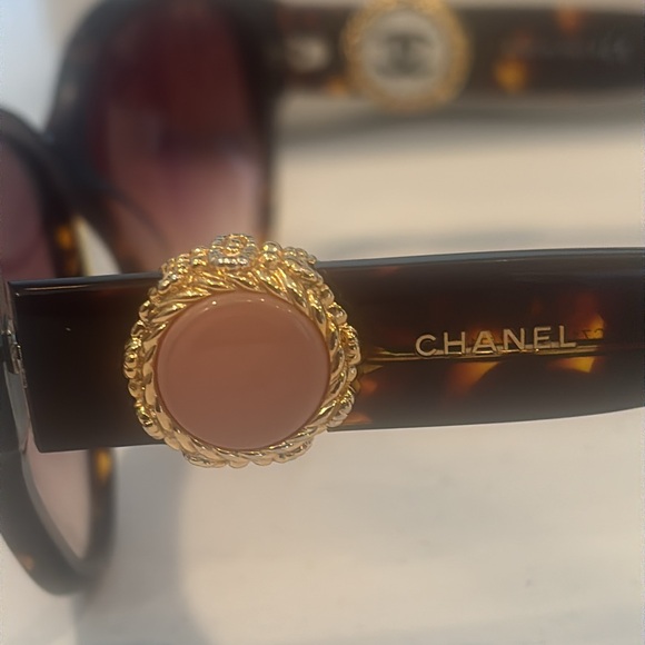 Chanel sunglasses - Picture 13 of 14